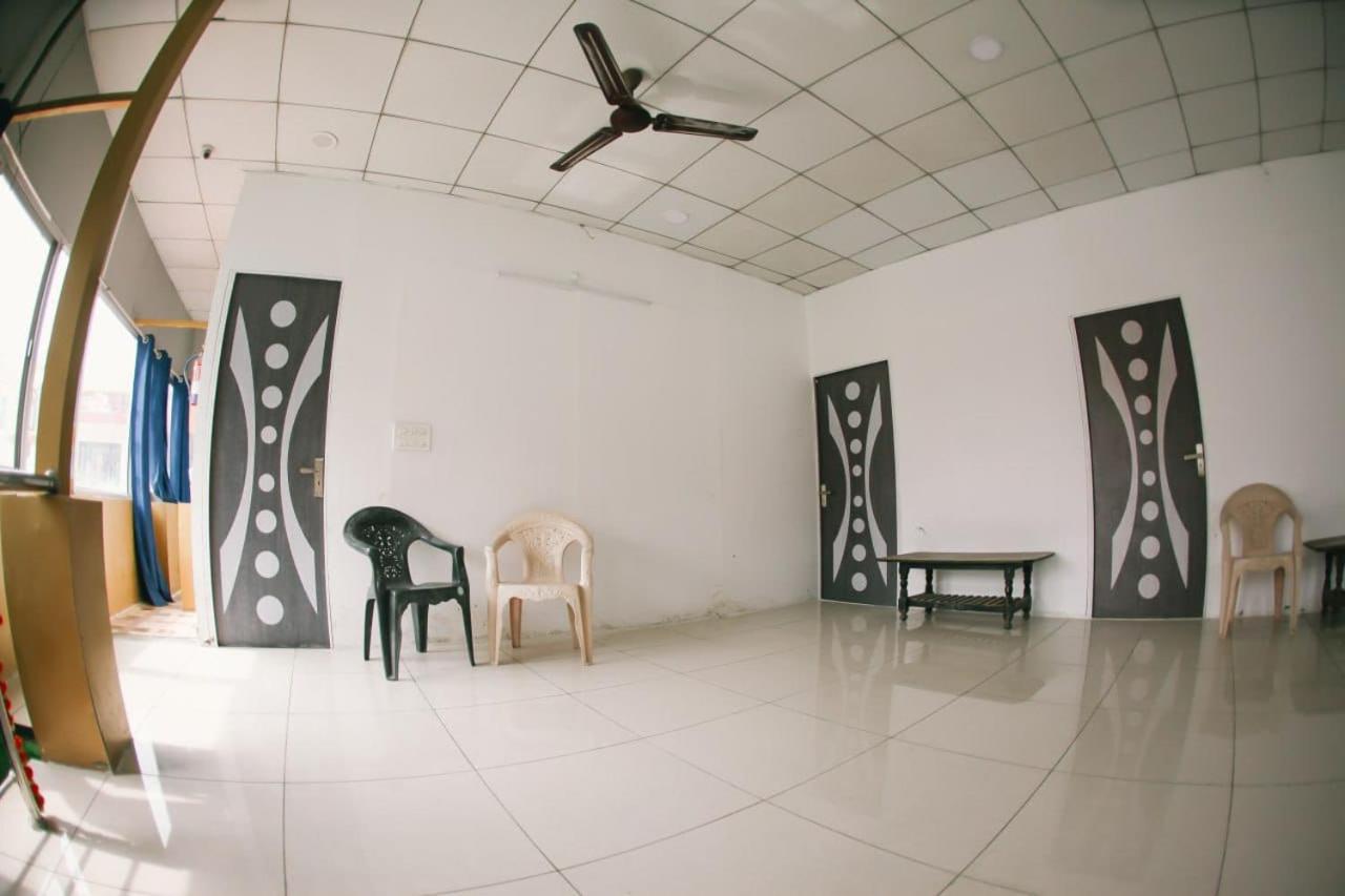 Maa Vaibhav Laxmi Guest House Rishīkesh Zewnętrze zdjęcie